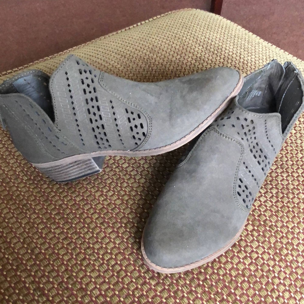 SM New York Booties EUC